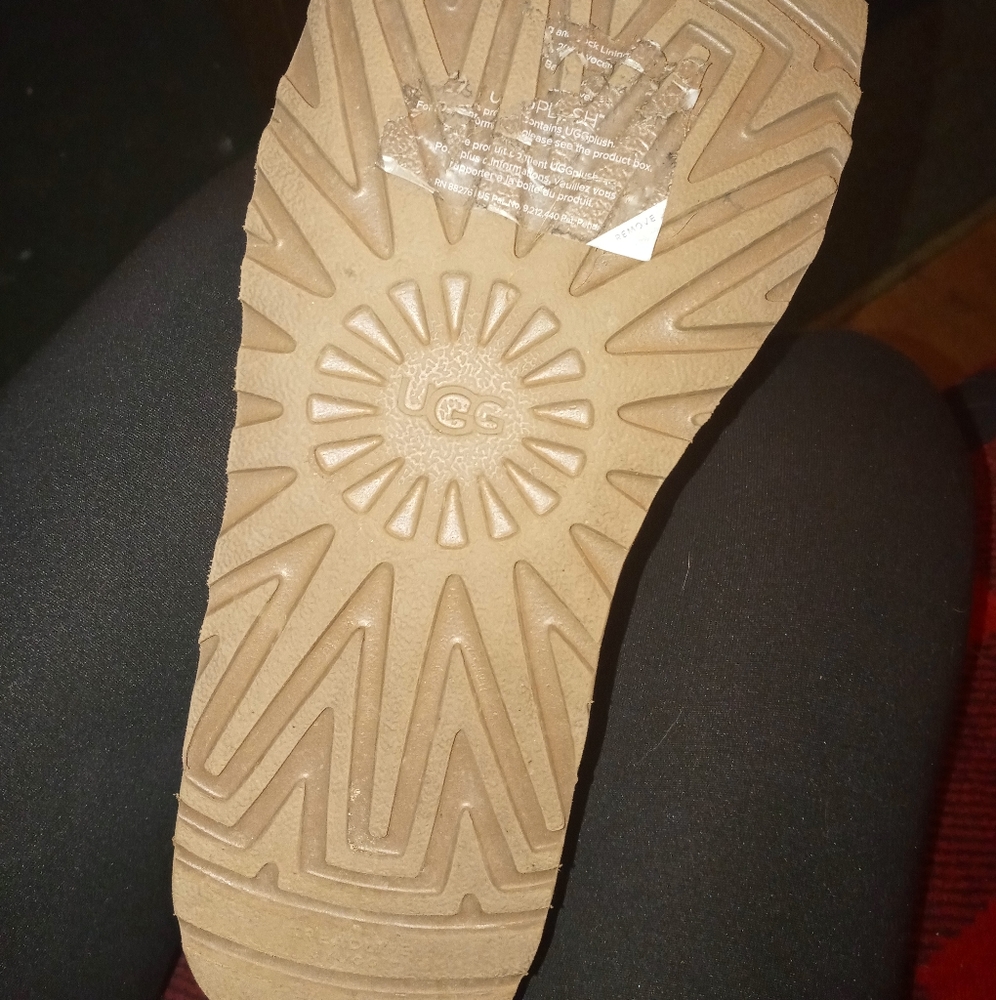 Uggs - Picture 2 of 8